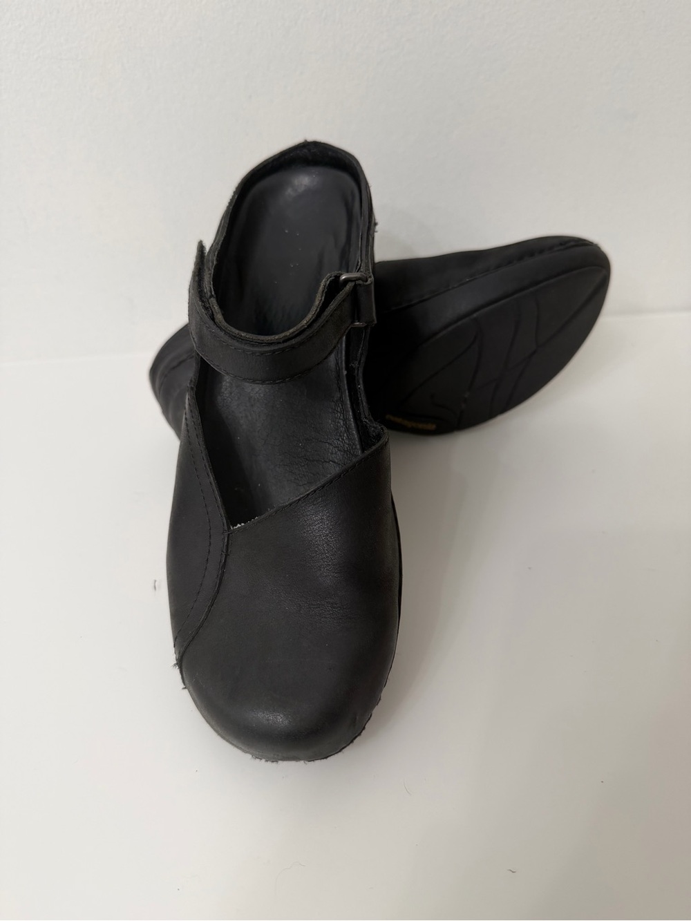Patagonia Black Leather Mary Jane Clog Mules Shoes Size 6